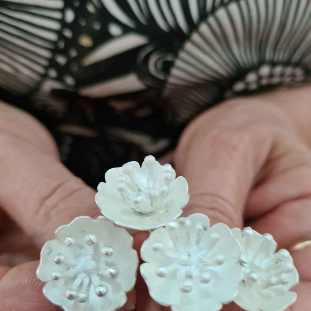 silver handmade earrings flower design. made in Sydney