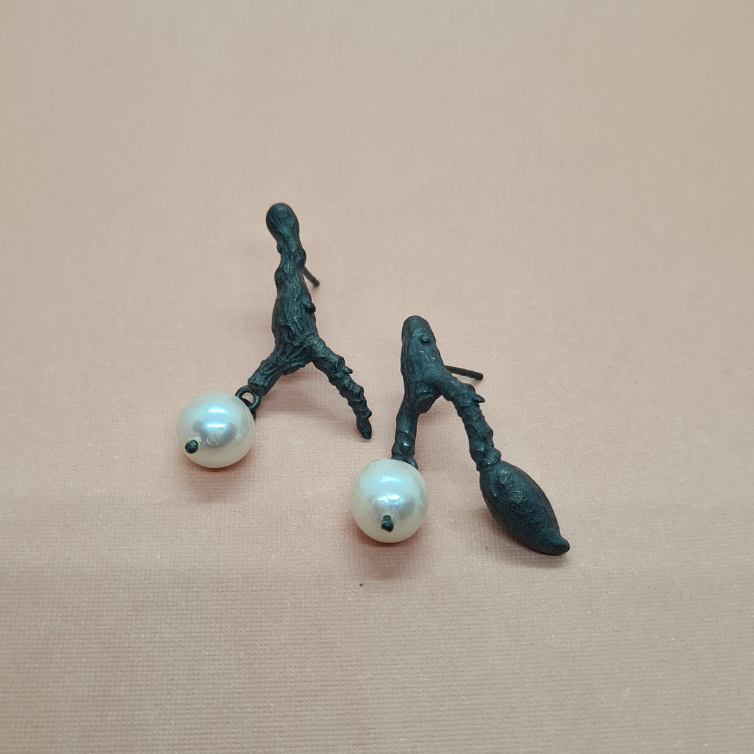 Magnolia pearl earrings - Connie Dimas