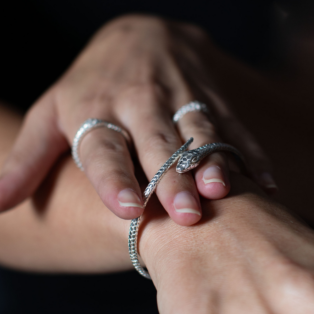 SNAKE RING - Connie Dimas