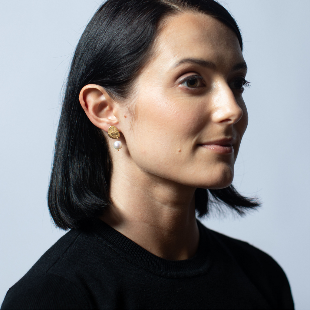 CLIO PEARL EARRINGS GOLD - Connie Dimas