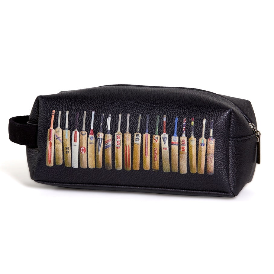 Sporting nation Toiletries Bag Large - Connie Dimas