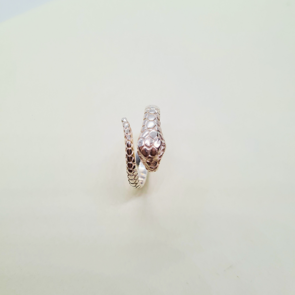SNAKE RING - Connie Dimas