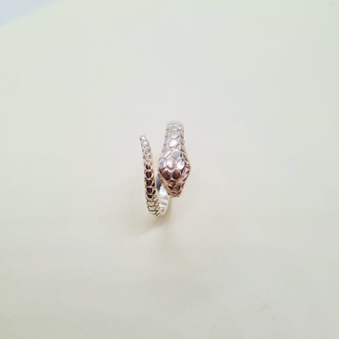 SNAKE RING - Connie Dimas