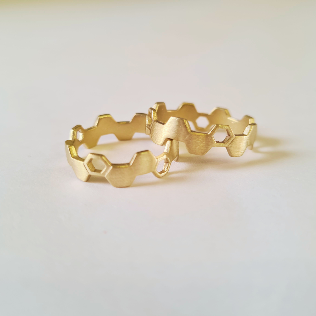 gold wedding rings modern