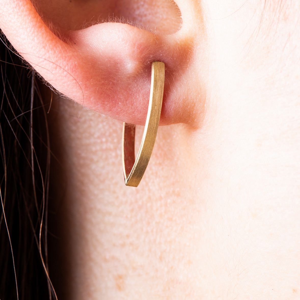 ARROW 9CT GOLD EARRINGS - Connie Dimas Jewellery